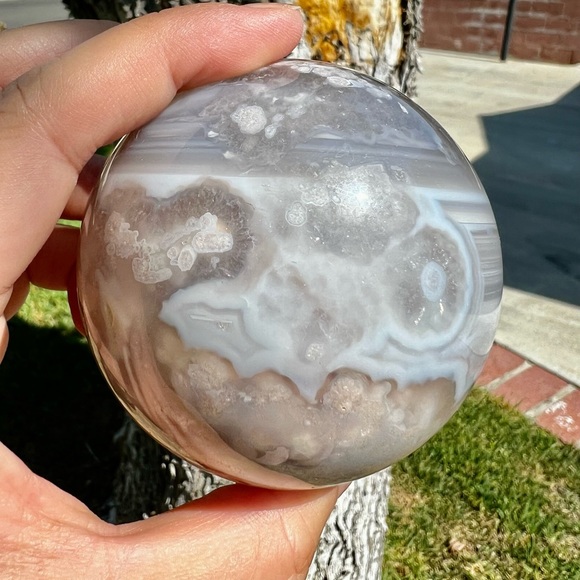 Super Quartzy Blue Flower Agate Sphere With Big Bouquet of Flower - Picture 4 of 8